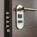 Ce qu’il faut savoir avant de changer la serrure d’une porte d’entrée